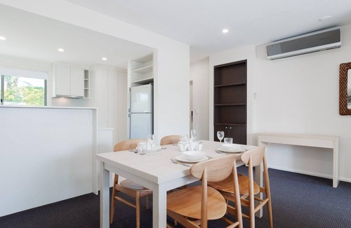 Salamander Bay Apartamento | 245 'Pacific Blue', 265 Sandy Point Rd - unidad de aire acondicionado con instalaciones del resort y ropa de cama incluida