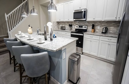 Davenport Casa | Pacific Brand New 5BR TH Pool in Windsor Island