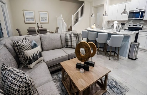 Davenport Casa | Pacific Brand New 5BR TH Pool in Windsor Island
