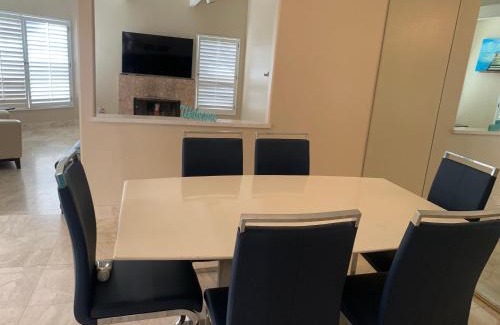 Huntington Beach Casa | Pacific Breeze Right Next to Huntington Beach Pier! Steps from Beach!