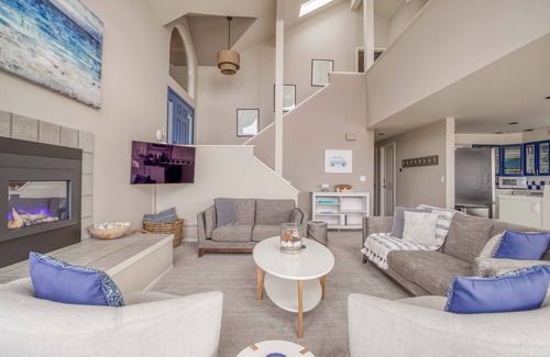 Kiwanda Shores Casa | Pacific City Sand Dollar - Beachfront-Deck-BBQ-Great Views