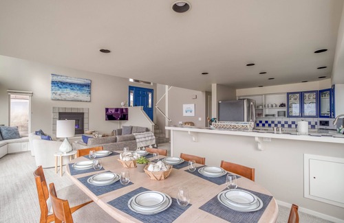 Kiwanda Shores Casa | Pacific City Sand Dollar - Beachfront-Deck-BBQ-Great Views