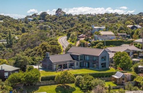 Surfdale Casa | Pacific Escape, Oneroa - Be My Guest Waiheke