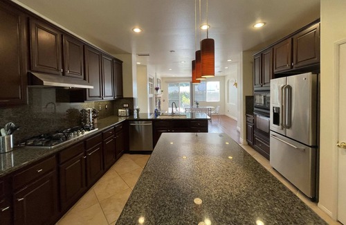 Calabasas Casa | Pacific Gateway West Hills. Newly updated 5BR/3BA.