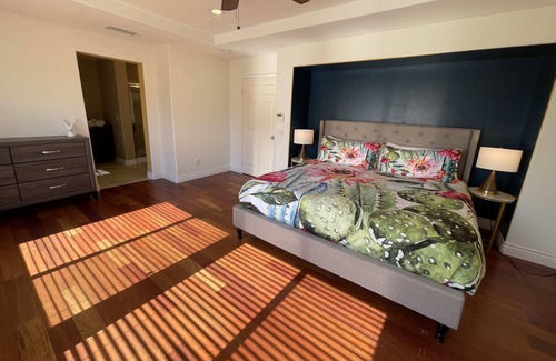 Calabasas Casa | Pacific Gateway West Hills. Newly updated 5BR/3BA.