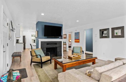 Rockaway Beach Casa | Pacific Getaway in Rockaway Beach