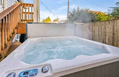 Rockaway Beach Casa | Pacific Getaway in Rockaway Beach