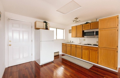 Mukilteo Casa | Pacific Northwest Living Guest House - 1 Bedroom + Loft with Queen Bed