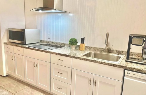 Aberdeen Casa | Pacific NW Getaway private basement complete and private entry.