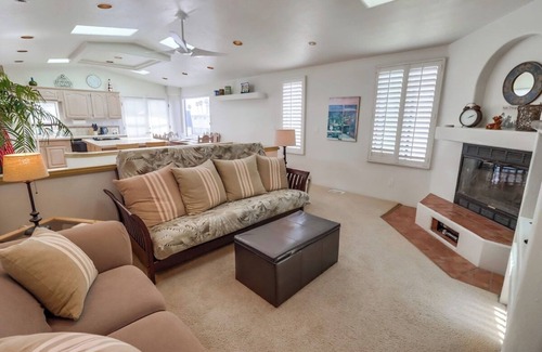 Ocean Beach Casa | Pacific OB Paradise: Walk to the beach!