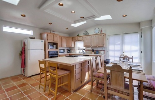 Ocean Beach Casa | Pacific OB Paradise: Walk to the beach!