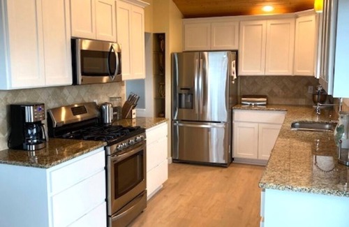 Logsden Casa | Pacific Ocean Dream Home Family and dog friendly walk to beach, food, & shopping