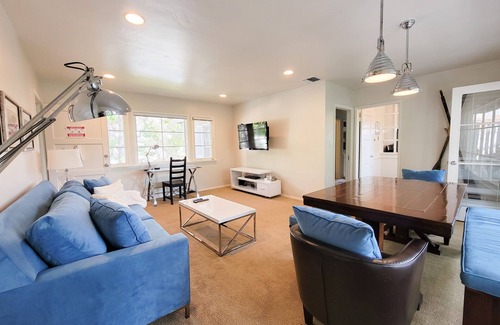 Pacific Palisades Apartamento | Pacific Palisades Dúplex de 2 dormitorios con encanto junto a Palisades Village
