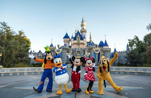Lyon Street Apartamento | Pacific Paradise 10 Min from Disneyland With Pool & GYM