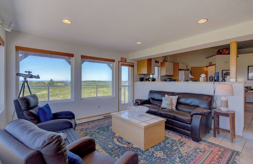 Long Beach Casa | Pacific Paradise -Ocean & beachfront/Dog friendly