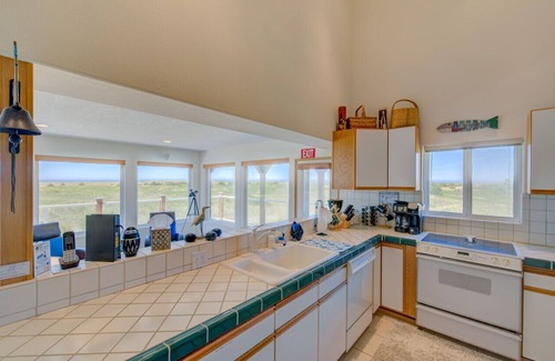 Long Beach Casa | Pacific Paradise -Ocean & beachfront/Dog friendly