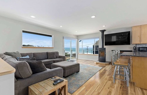 Eastside Santa Cruz Casa | Pacific Paradise steps from the Beach!