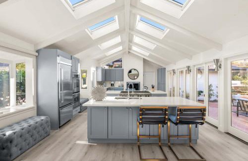 La Jolla Shores Casa | Pacific Perfection - Ocean Views Jacuzzi Walk to Beach and Dining