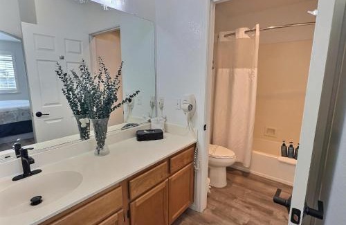 Oceano Casa | Pacific Plaza #409 - Peaceful Pearl - 1BdrmUp-K-QSofa
