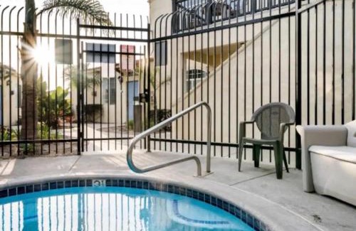Oceano Casa | Pacific Plaza #409 - Peaceful Pearl - 1BdrmUp-K-QSofa