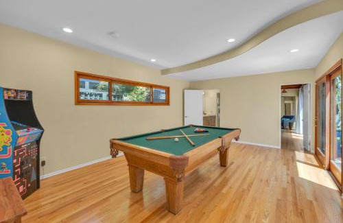 North Pacific Beach Casa | Pacific Views Retreat - Rooftop Deck, Game Room, Fire Pit & Cozy Backyard!