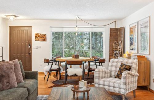 Packwood Casa | PackShack - Cozy Ski Cabin Mins from White Pass home