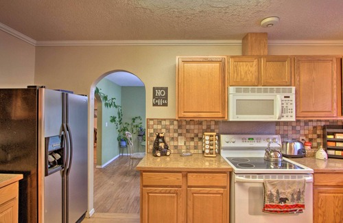 Randle Casa | Packwood Getaway w/ Game Room, Grill & Patio