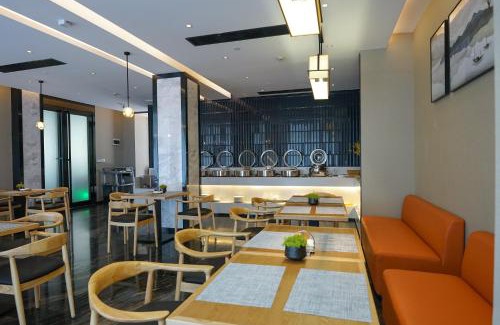 Huadu Hotel | Paco Hotel Guangzhou Baiyun Airport Liantang Metro