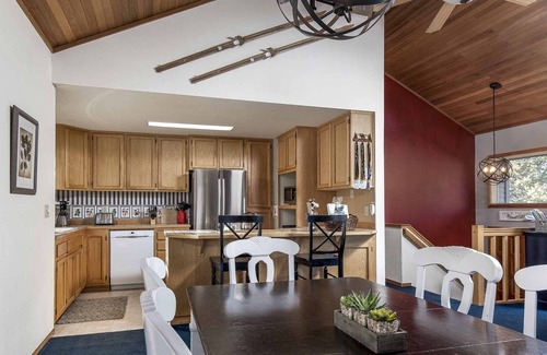 Sunriver Casa | Casa Sunriver, pases SHARC, jacuzzi privado, perros bien, sala de juegos, buena ubicación