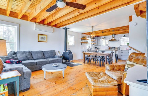 Wallingford Casa | Paddle, Swim & Hike: Family Lake House in Vermont