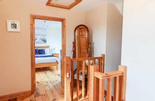 Kilrush Casa | PADDY'S HAVEN, family friendly, with hot tub in Kilrush, County Clare