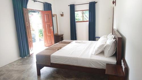 Induruwa Villa | Paddy view villa near Bentota