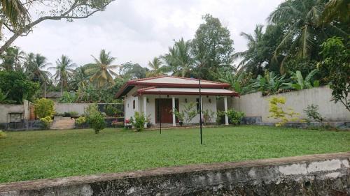Induruwa Villa | Paddy view villa near Bentota