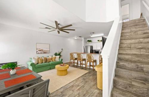 Corpus Christi Apartamento | Padre Island Town home 5 min to the beach! pets ok