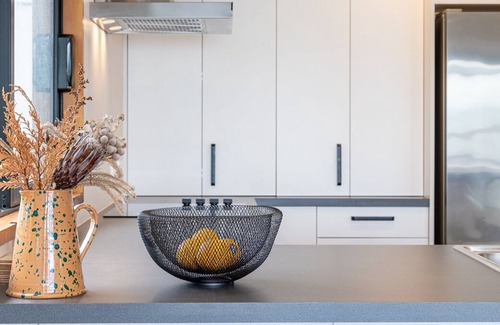 Paekakariki Casa | PAEKAKARIKI RETREAT – PAEK?K?RIKI BEACHFRONT HOME in Kapiti Coast