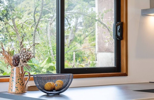 Paekakariki Casa | PAEKAKARIKI RETREAT – PAEK?K?RIKI BEACHFRONT HOME in Kapiti Coast