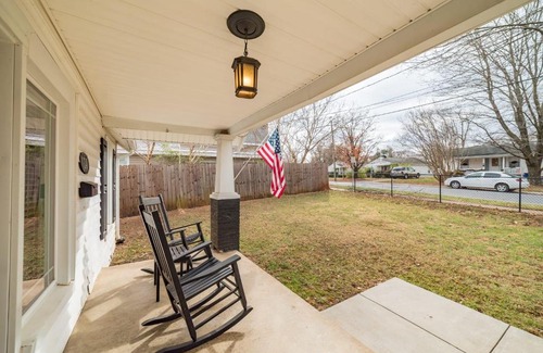 Lynchburg Casa | Page's Farmhouse- Walking distance to Downtown