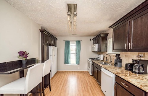 Lynchburg Casa | Page's Farmhouse- Walking distance to Downtown