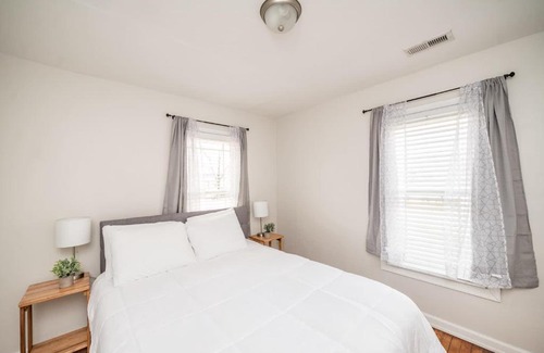 Lynchburg Casa | Page's Farmhouse- Walking distance to Downtown