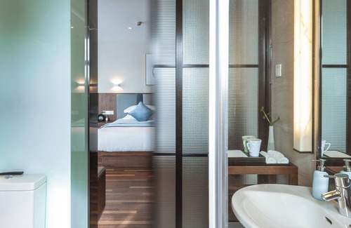 Downtown Hangzhou Hotel | Pagoda Hotel West Lake Wulin Hangzhou