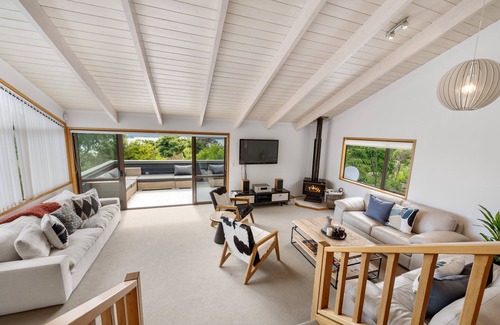 Paihia Casa | Paihia Bay Views, 4 bedroom with Spa Pool
