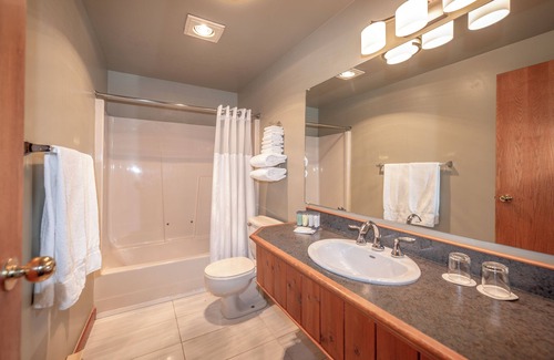 Campbell River Cabina | Painter's Lodge