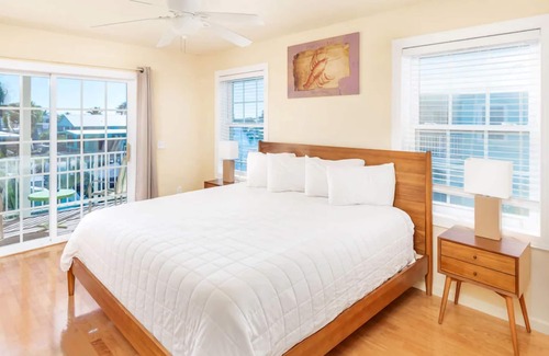Long Key Hotel | Pair of 3BR Townhouse w/ Full Kitchen, Balconies, Pool & Resort Amenities!