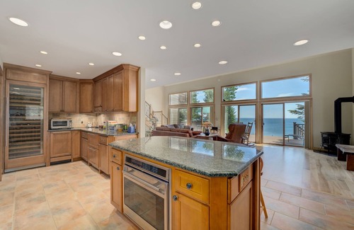 La Pointe Casa | Pair of homes along beautiful shores of Lake Superior! Pristine beach and views.