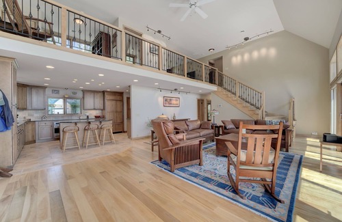 La Pointe Casa | Pair of homes along beautiful shores of Lake Superior! Pristine beach and views.