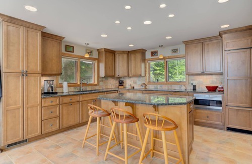 La Pointe Casa | Pair of homes along beautiful shores of Lake Superior! Pristine beach and views.