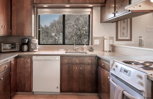 Watsonville Casa | Pajaro Dunes Resort: Family friendly home for 12 just steps away from the water!