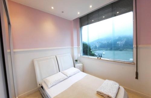 Quitandinha Apartamento | Palácio Quitandinha Espetacular Apartamento com Vista para o Lago