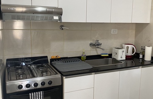 Centro de la ciudad de Mendoza Apartamento | Es un espacio muy bien equipado para que tu estancia sea la ideal.