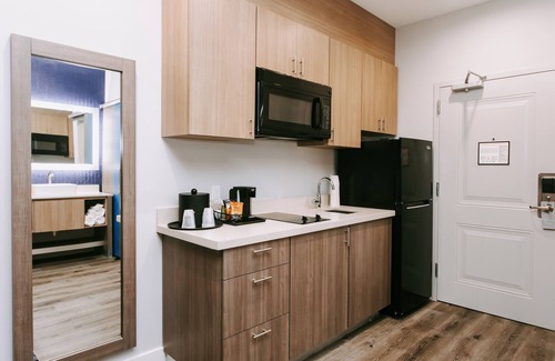 Northeast Houston Hotel | Palace Inn Blue Houston East Beltway 8